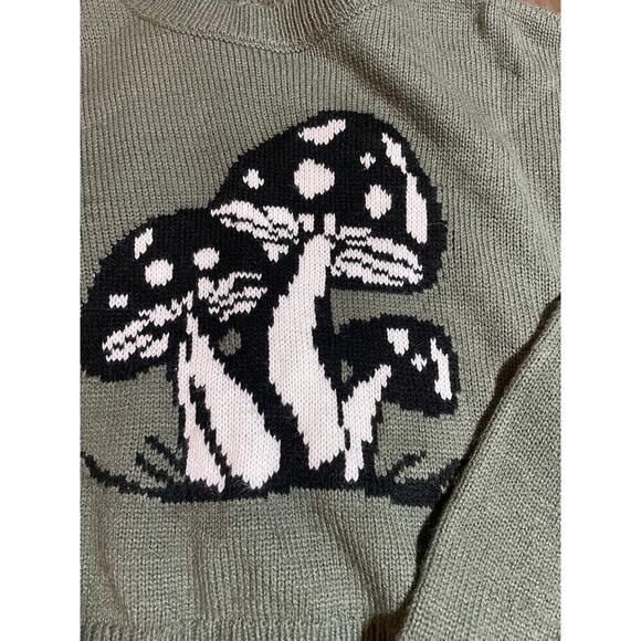 Green mushroom themed sweater size small - Picture 6 of 7
